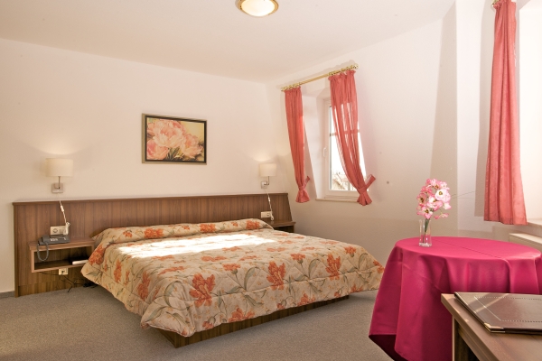 Hotel Weberhof HOTEL WEBERHOF GMBH